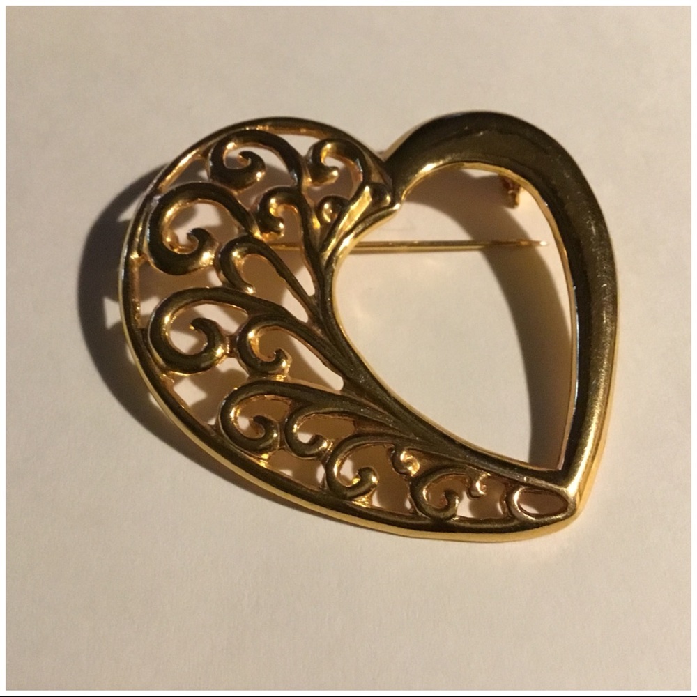 💎 ★❦꒒ik୧⌵♡⌵N୧w❦★ AUCTION PRICE👩🏻‍⚖️ VTG Large Heart Brooch